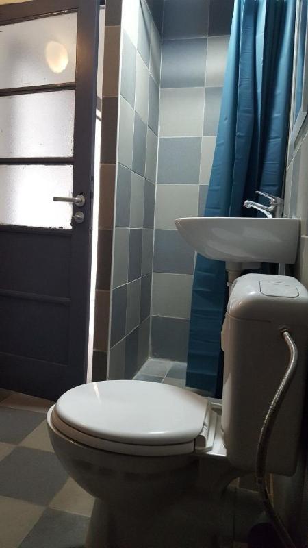 Chambre Double ou Lits Jumeaux avec Salle de Bains Commune