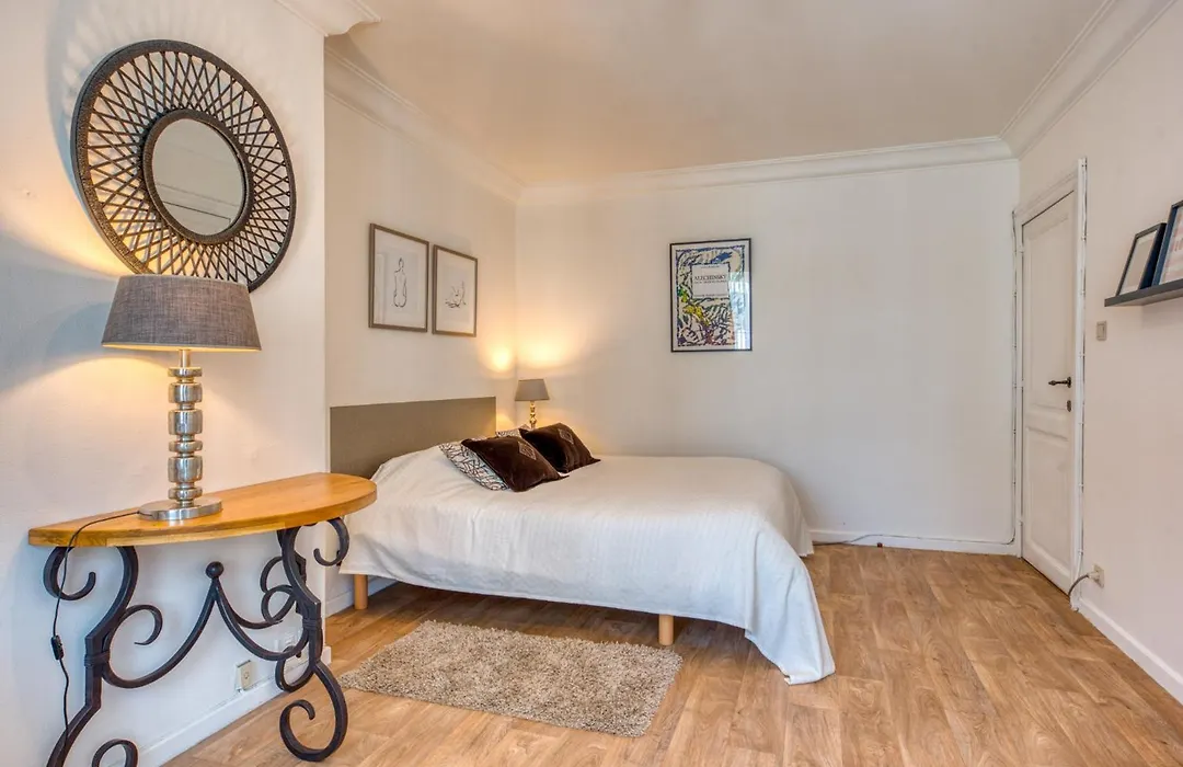 Belle maison bourgeoise partagée de 4 logements-1